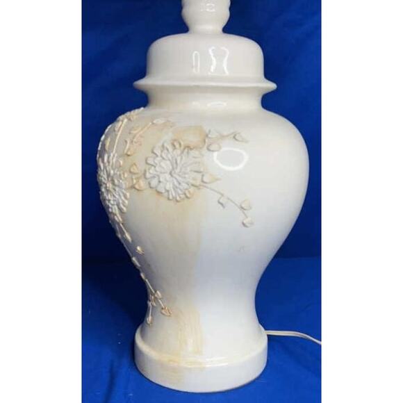 Vintage Ginger Jar Table Lamp w/ Floral Relief & Square Shade 28" Tall Works - Picture 7 of 16